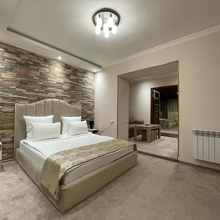 Delin Hotel And Tours Yerevan Luaran gambar