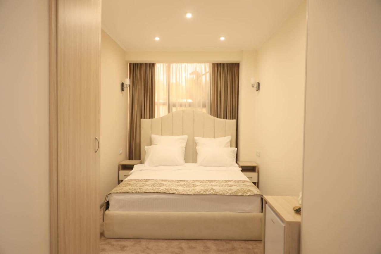 Delin Hotel And Tours Yerevan Luaran gambar