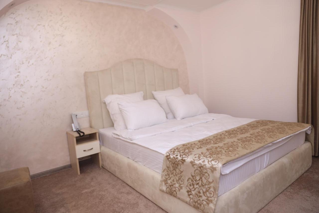 Delin Hotel And Tours Yerevan Luaran gambar