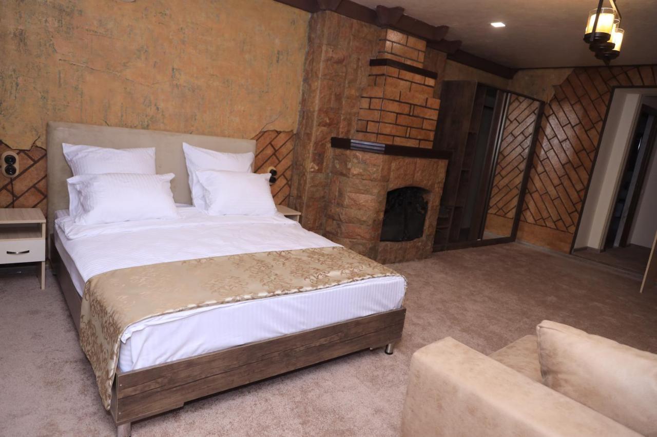 Delin Hotel And Tours Yerevan Luaran gambar