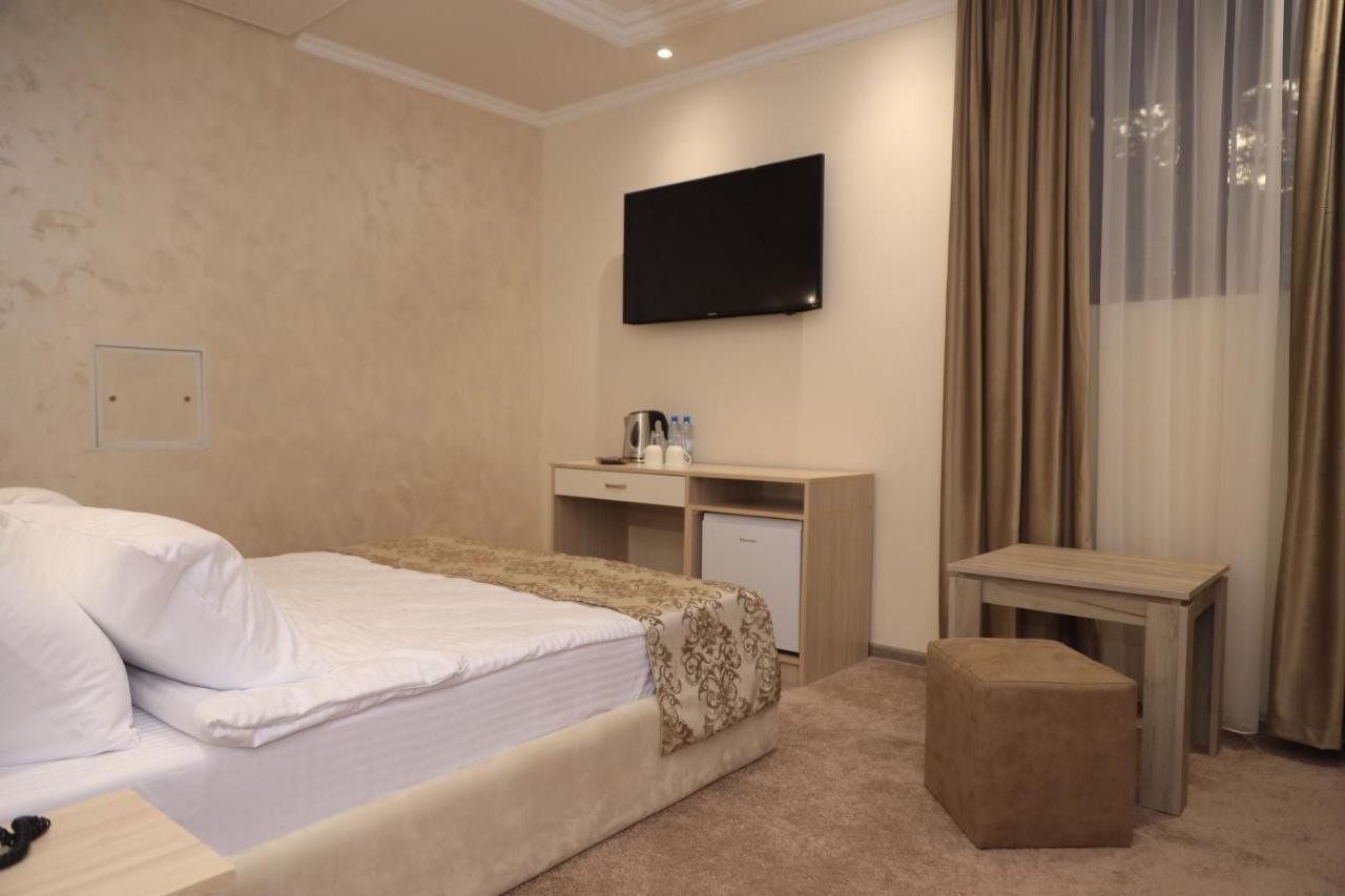 Delin Hotel And Tours Yerevan Luaran gambar