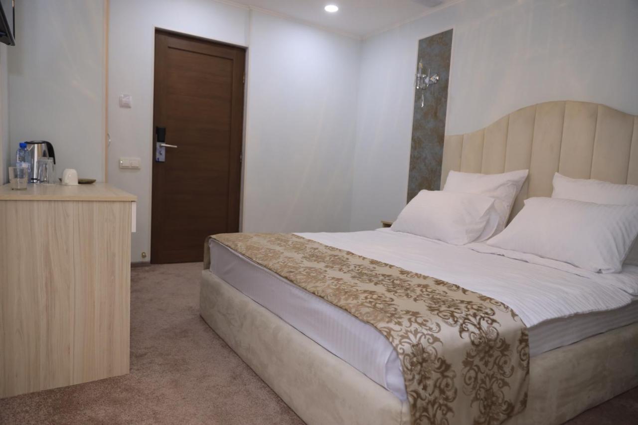 Delin Hotel And Tours Yerevan Luaran gambar
