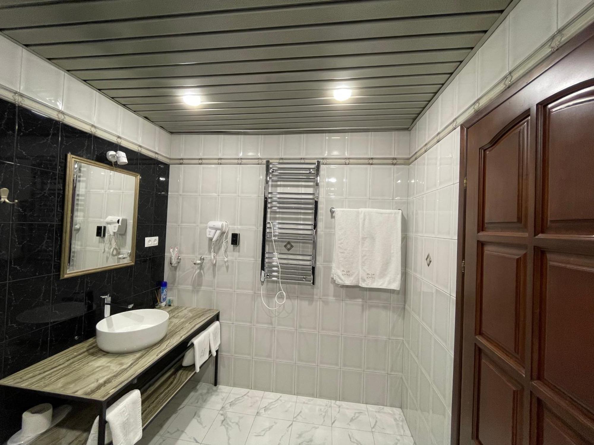 Delin Hotel And Tours Yerevan Luaran gambar