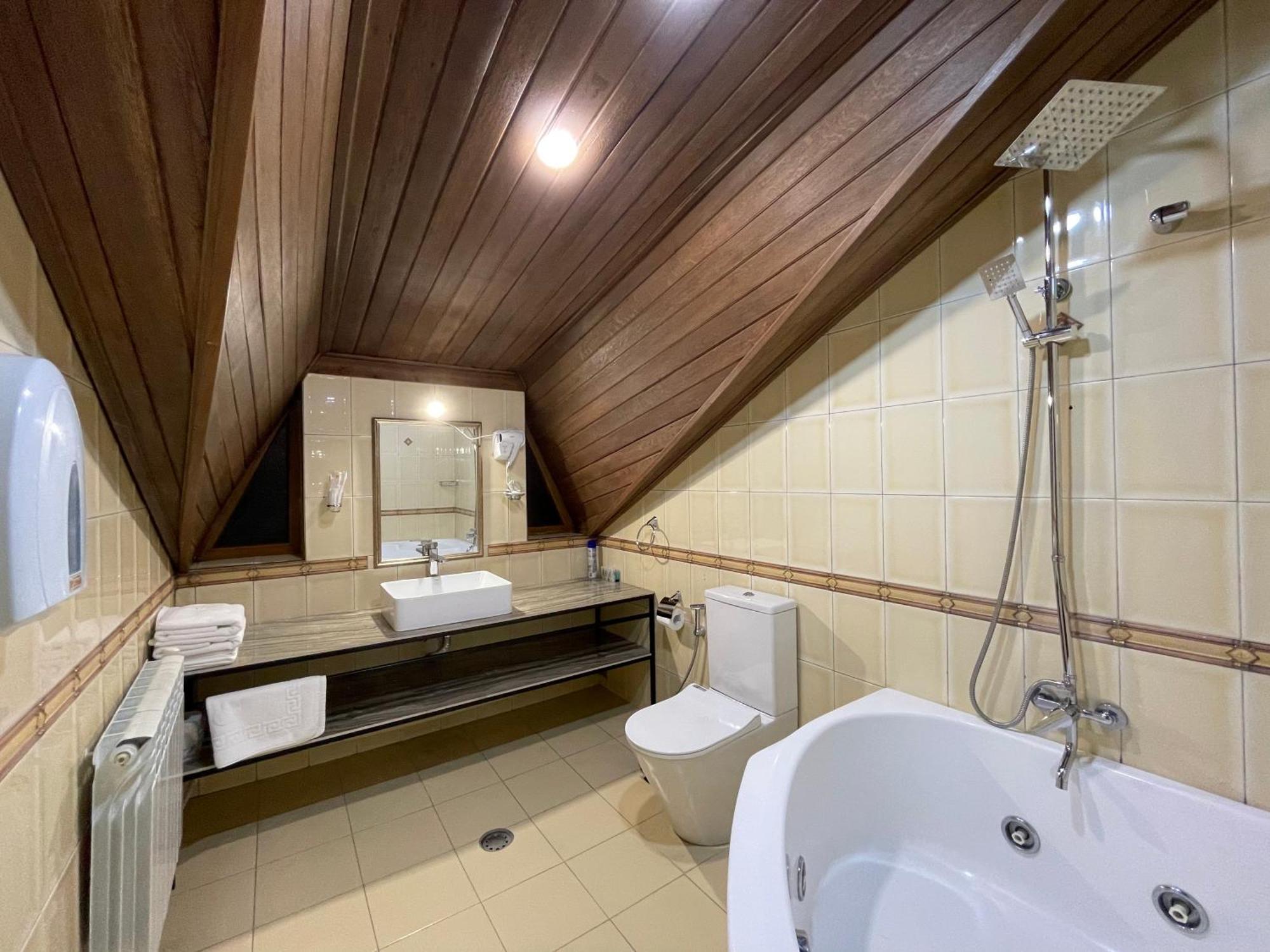 Delin Hotel And Tours Yerevan Luaran gambar