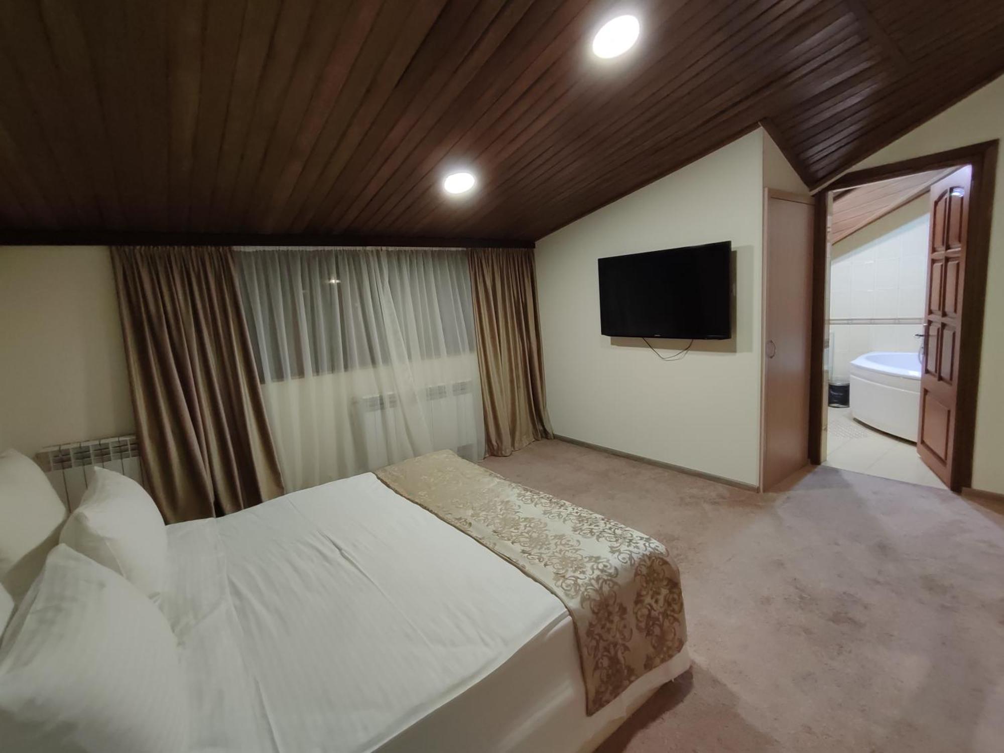 Delin Hotel And Tours Yerevan Luaran gambar
