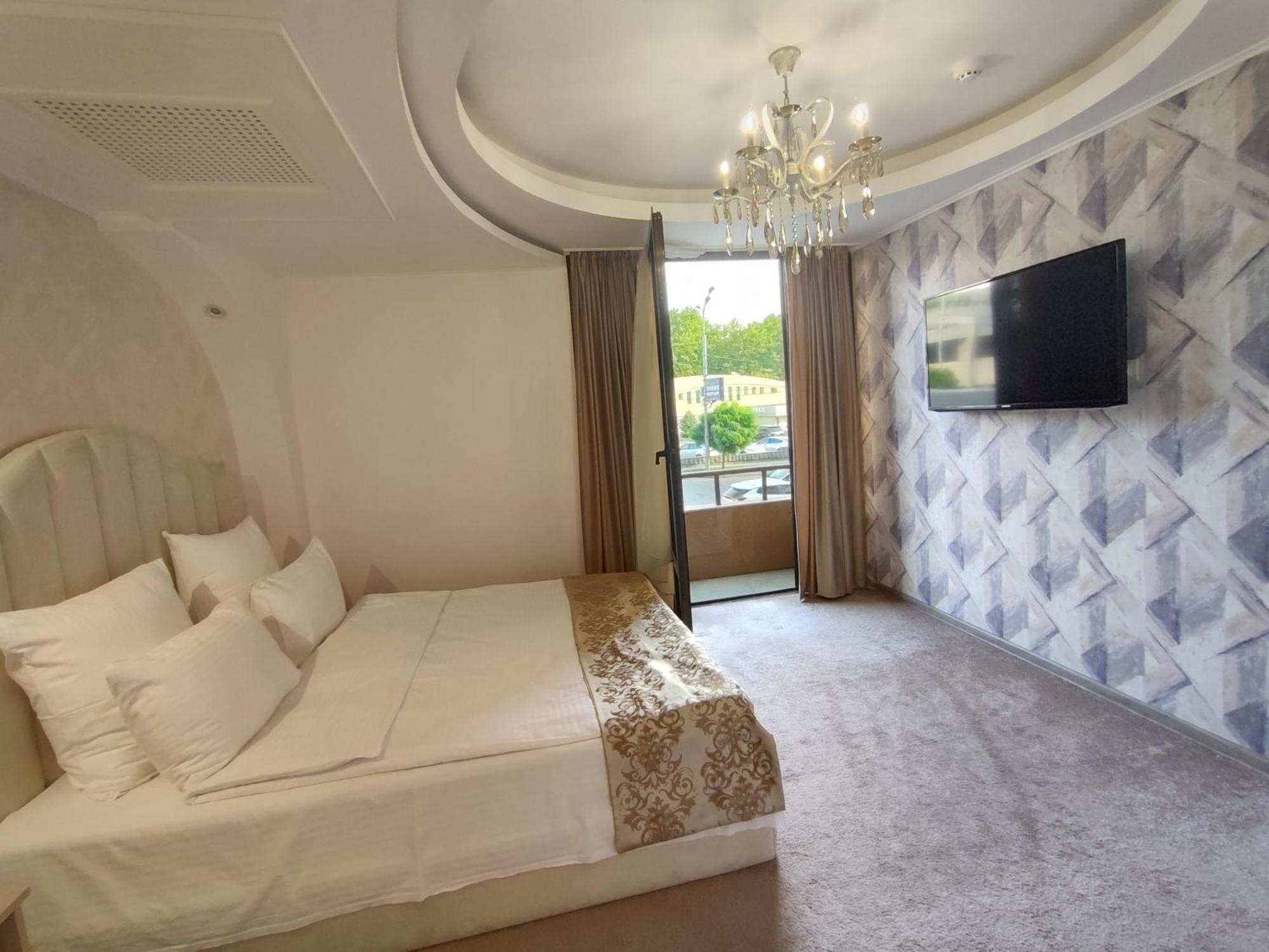 Delin Hotel And Tours Yerevan Luaran gambar