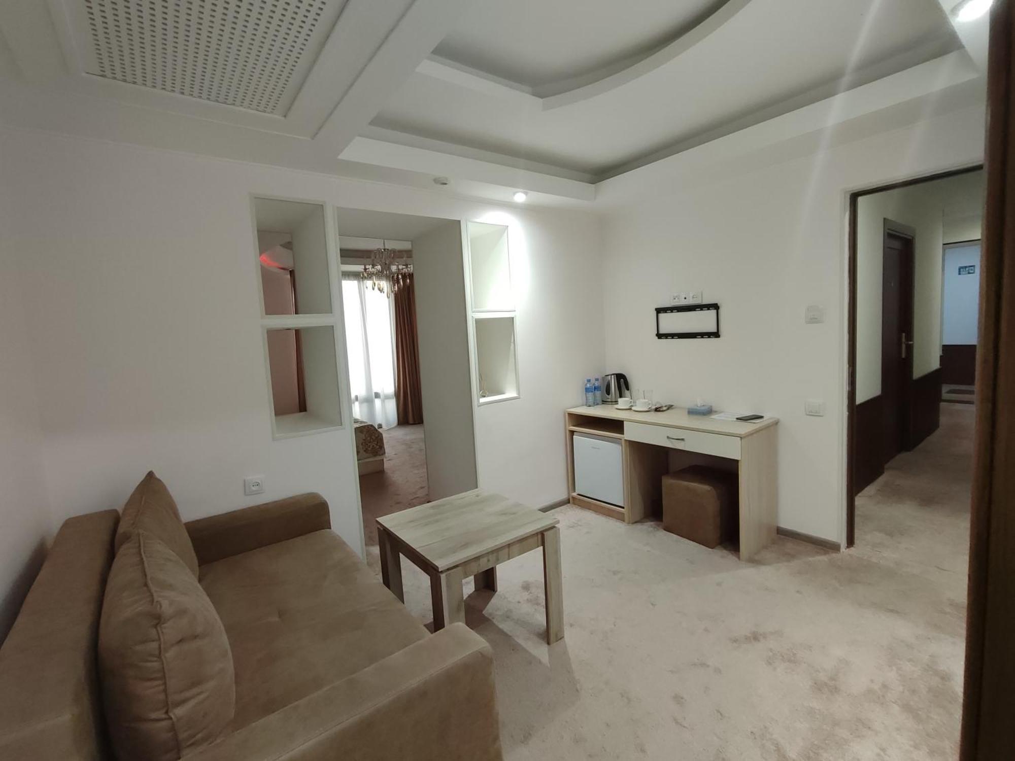 Delin Hotel And Tours Yerevan Luaran gambar