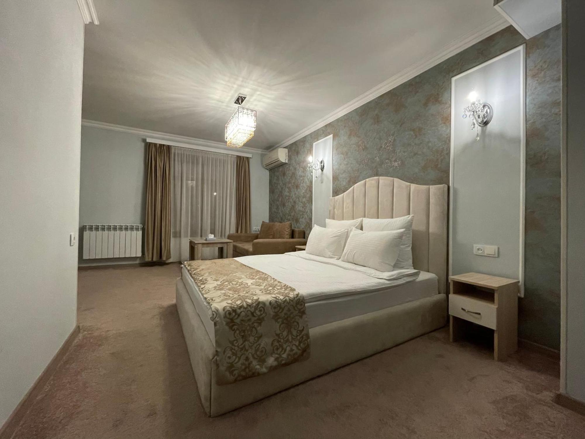 Delin Hotel And Tours Yerevan Luaran gambar