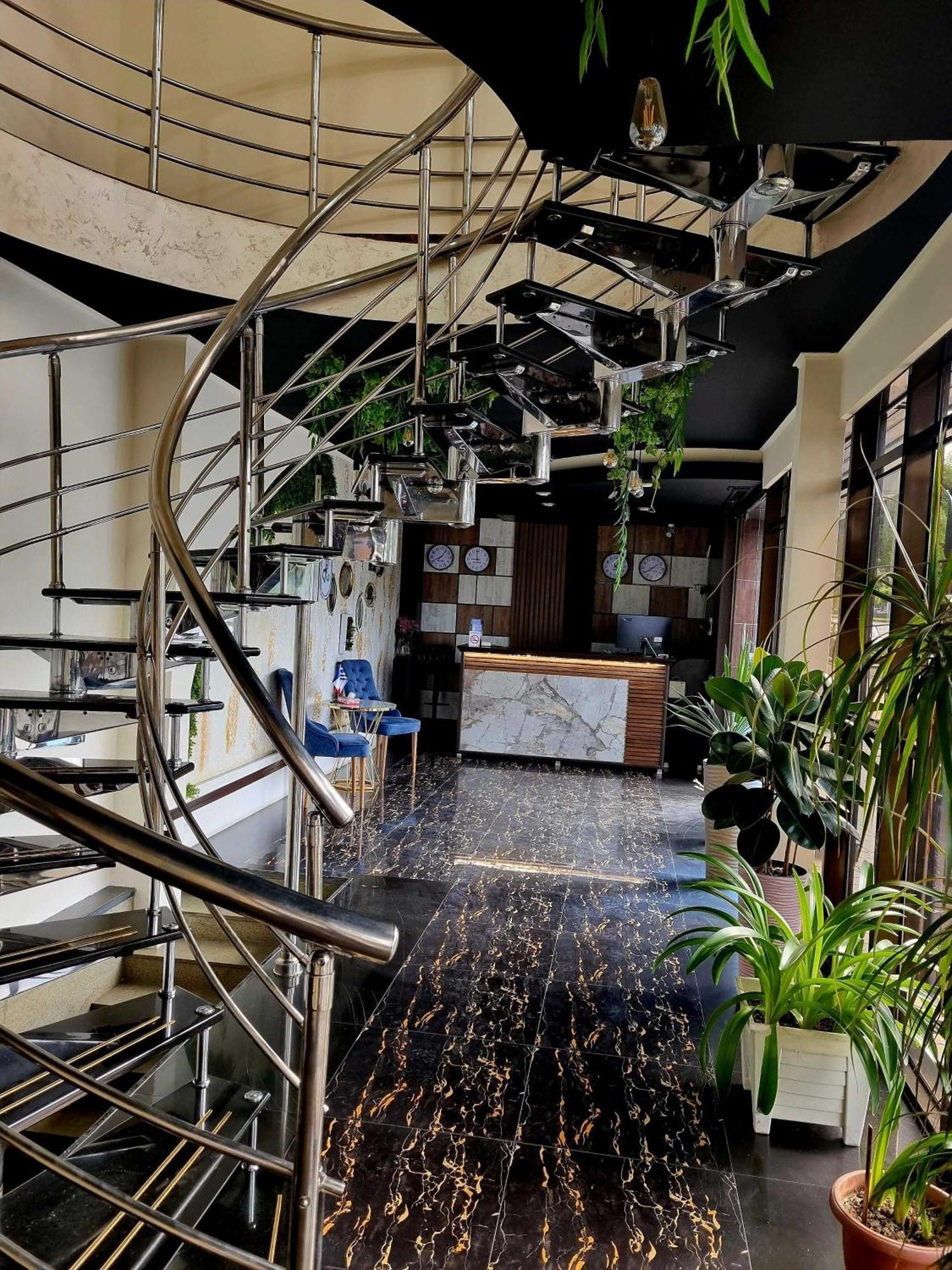 Delin Hotel And Tours Yerevan Luaran gambar